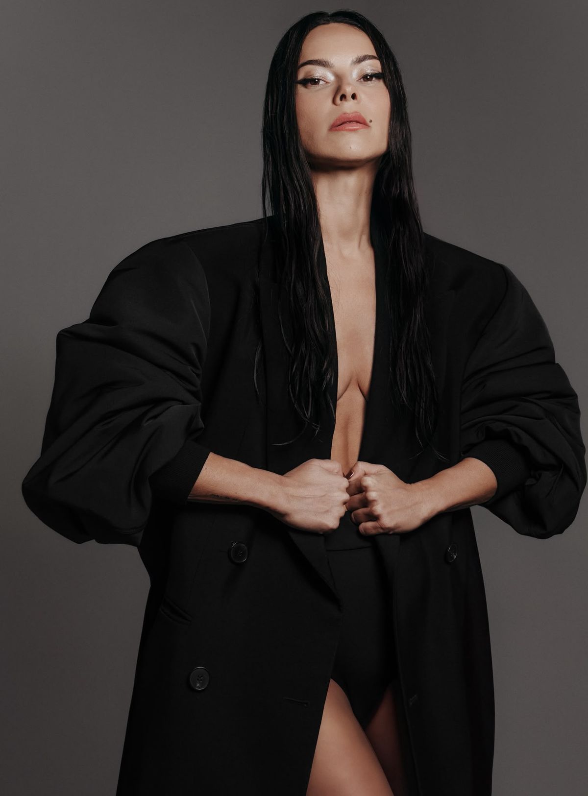 INNA marchează un nou record internațional: a zecea piesă a artistei depășește 100 de milioane de stream-uri pe Spotify