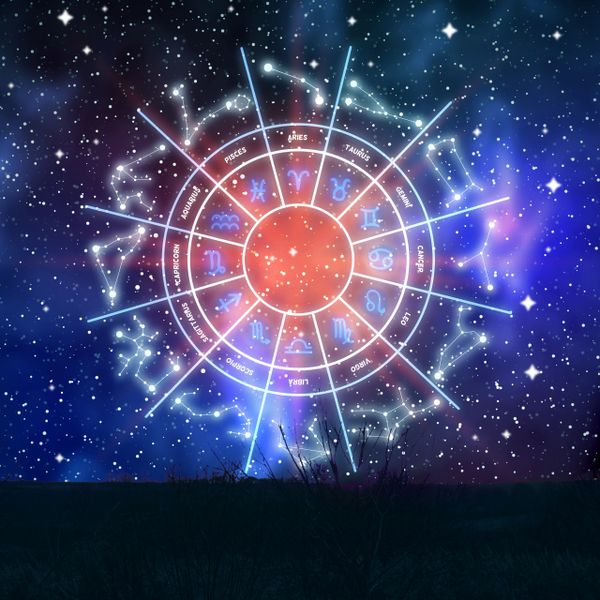 HOROSCOP de weekend, 15-16 august 2026. Lacrimi și suferință pentru această zodie! O persoană dragă &icirc;i dă o veste care o pune la păm&acirc;nt