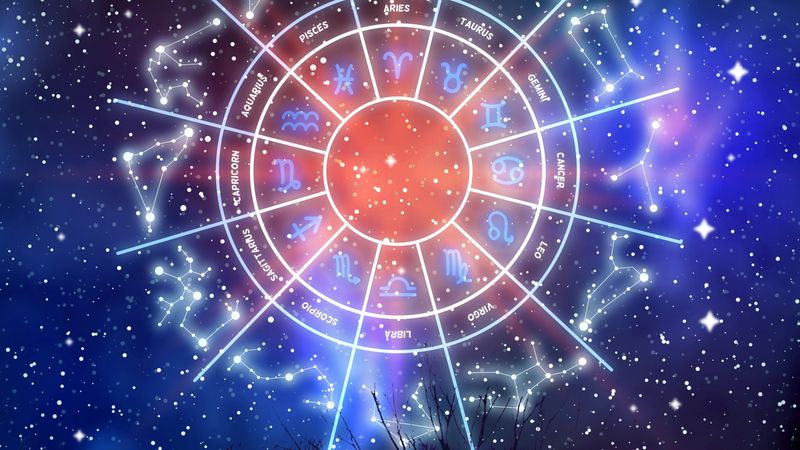 HOROSCOP de weekend, 15-16 august 2026. Lacrimi și suferință pentru această zodie! O persoană dragă &icirc;i dă o veste care o pune la păm&acirc;nt