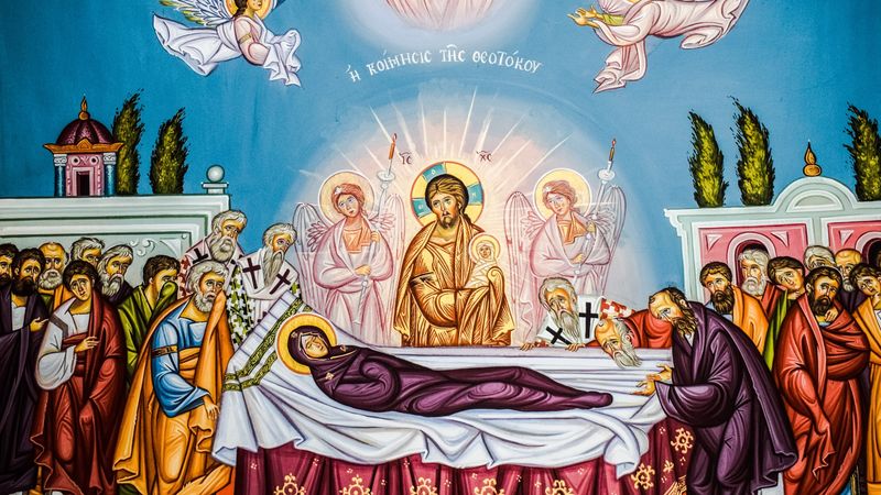 Sărbătoare mare &icirc;n CALENDARUL ORTODOX pe 15 august 2026. Ce tradiții și obiceiuri respectă creștinii de Adormirea Maicii Domnului și ce e bine să dea de pomană