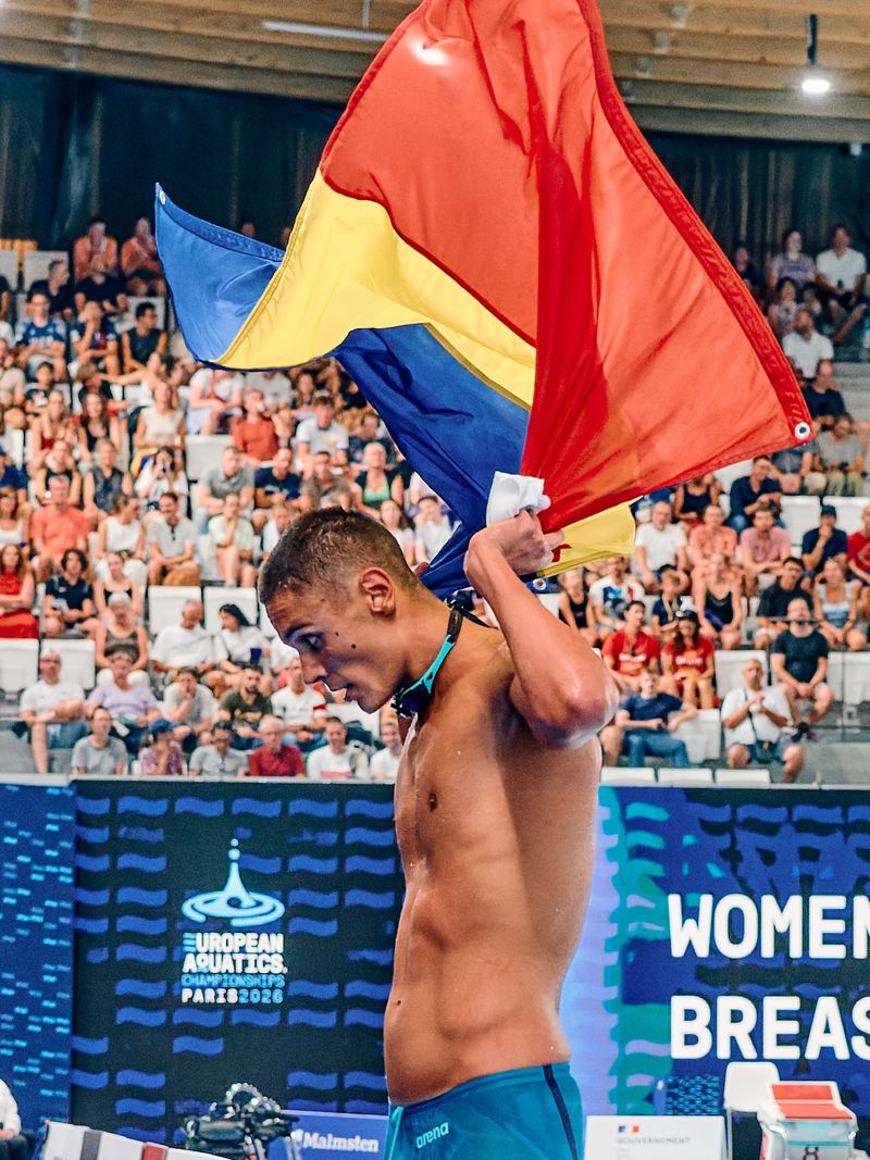 David Popovici a obținut aurul în probele de 100 și 200 de metri liber la Campionatele Europene 