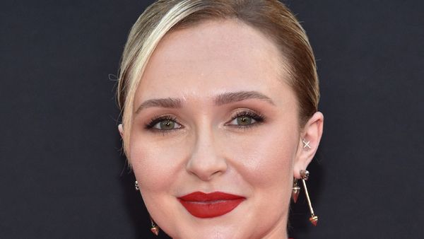 Care ar putea fi CAUZA MORȚII actriței Hayden Panettiere? Apelul făcut de &bdquo;o cunoștință&rdquo; la 911 ridică noi semne de &icirc;ntrebare după ce vedeta a &icirc;ncetat din viață la doar 36 de ani