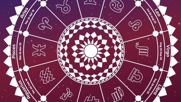 HOROSCOP de weekend, 22-23 august 2026. Peripețiile se țin lanț pentru o zodie, iar o veste neașteptată &icirc;i dă toată viața peste cap. Va vărsa lacrimi amare pe parcursul următoarelor zile