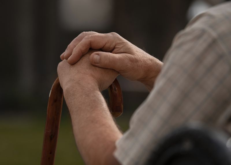 Un veteran de război în vârstă de 97 de ani a fost găsit mort în propria locuință.