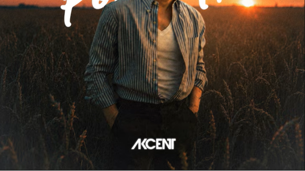 Piesa rom&acirc;nească "Sunt nebun după tine" PRINDE ARIPI PESTE HOTARE. Akcent a lansat "Estoy Loco Por Ti", VERSIUNEA INTERNAȚIONALĂ a hitului: "Mi-am dorit să creez ceva ce și fanii mei din afara țării pot c&acirc;nta și simți la fel de intens"