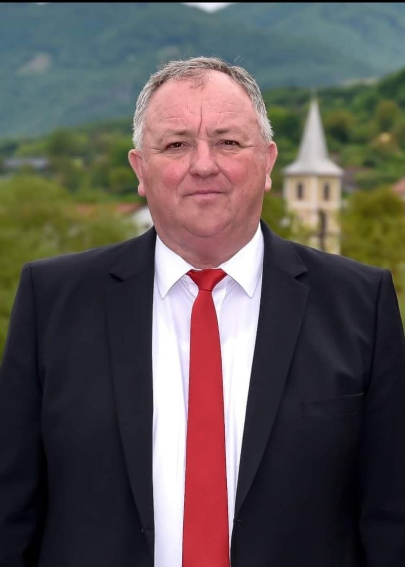 Primarul comunei Băiţa din judeţul Hunedoara a murit după ce un tractor s-a răsturnat peste el