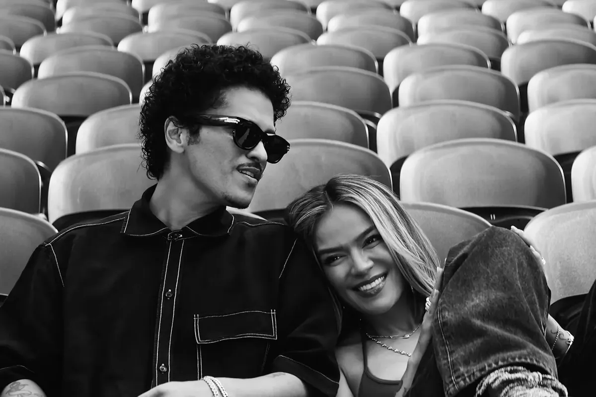KAROL G și Bruno Mars au lansat piesa "Still"