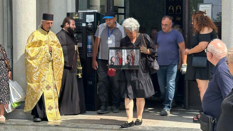 Durere fără margini la înmormântarea Ancăi Pandrea 