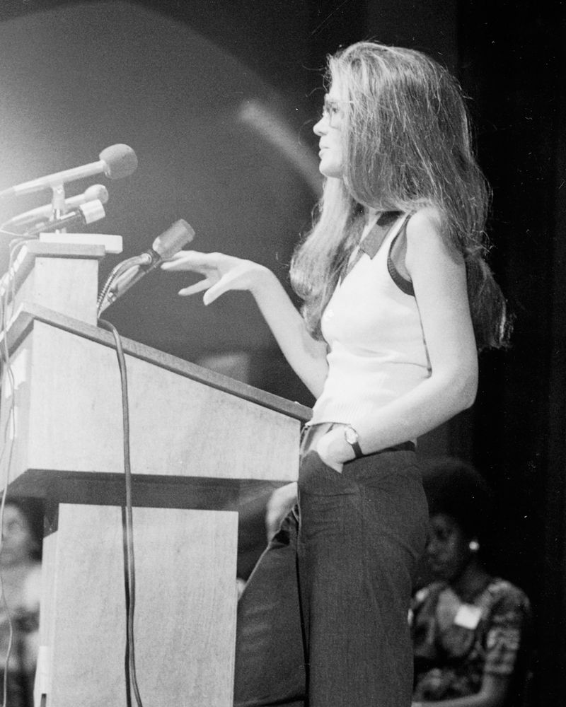 A fost anunțat decesul Gloriei Steinem