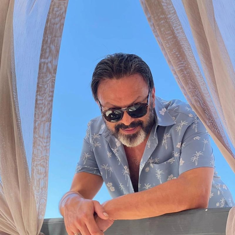 Actorul turc Serhat Kılıç a fost găsit mort în casă.