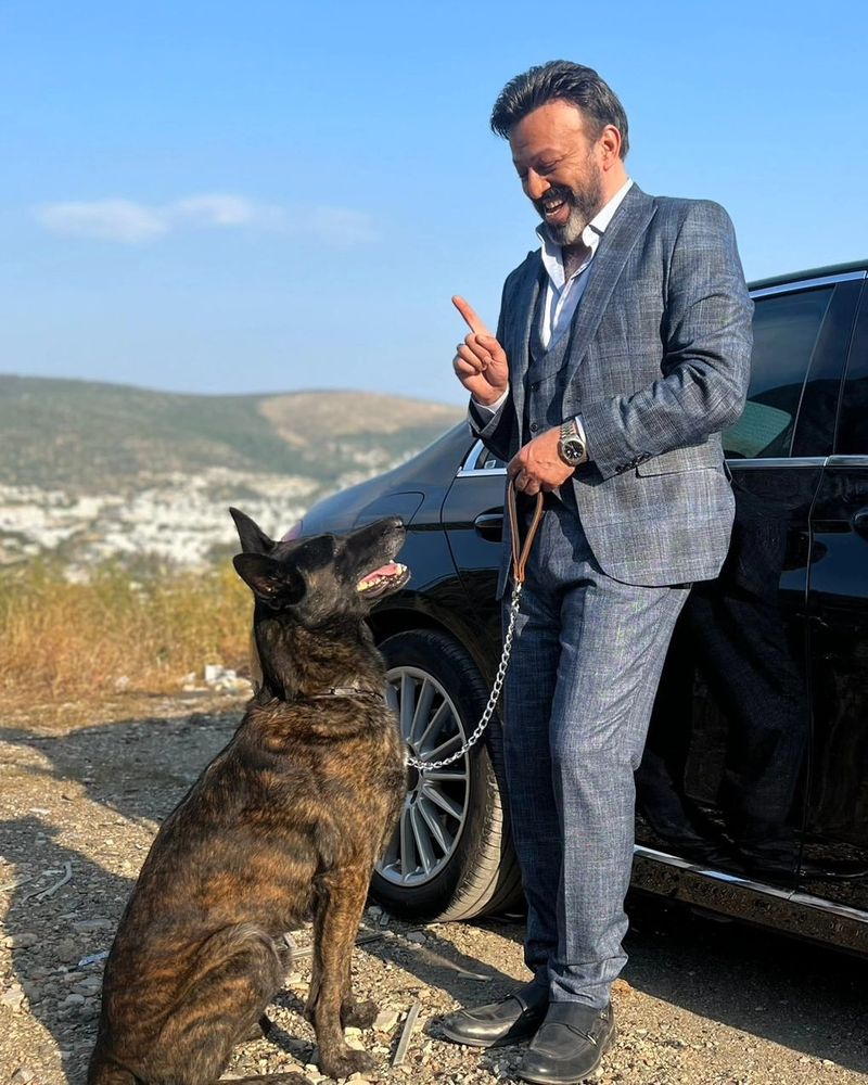 Actorul turc Serhat Kılıç a fost găsit mort în casă.