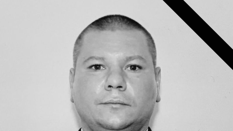 DOLIU &icirc;n Sibiu! Pompierul Cosmin Michiu s-a stins din viață la doar 41 de ani. CE OMAGIU EMOȚIONANT i-au adus colegii: &bdquo;A salvat vieți, a luptat cu focul și a fost prezent acolo unde oamenii aveau nevoie de ajutor&rdquo;