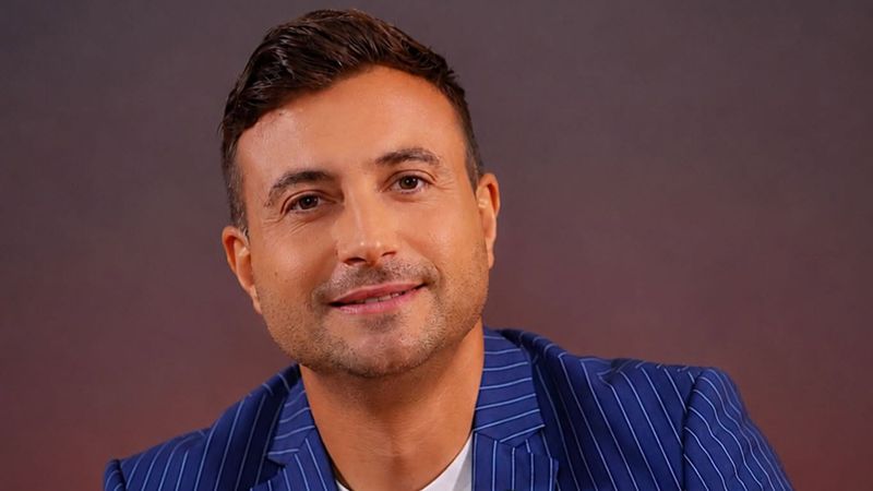 Valentin Sanfira a lăsat deoparte scena și a vorbit din suflet despre cea mai mare bucurie a sa. CONFESIUNEA EMOȚIONANTĂ: "Simt că toată munca, toate drumurile și toate nopțile nedormite au un rost. &Icirc;ți mulțumesc, Doamne, pentru..."
