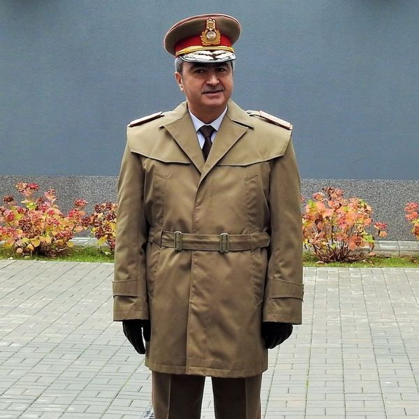 O zi pe care familia generalului Dorin Ioniță nu şi-ar fi dorit să o trăiască. Trupul ne&icirc;nsuflețit A FOST DEPUS la capelă, iar IMAGINILE DE LA PRIVEGHI sunt dureroase. &Icirc;n astfel de momente, răm&acirc;n doar tăcerea, rugăciunile şi amintirile