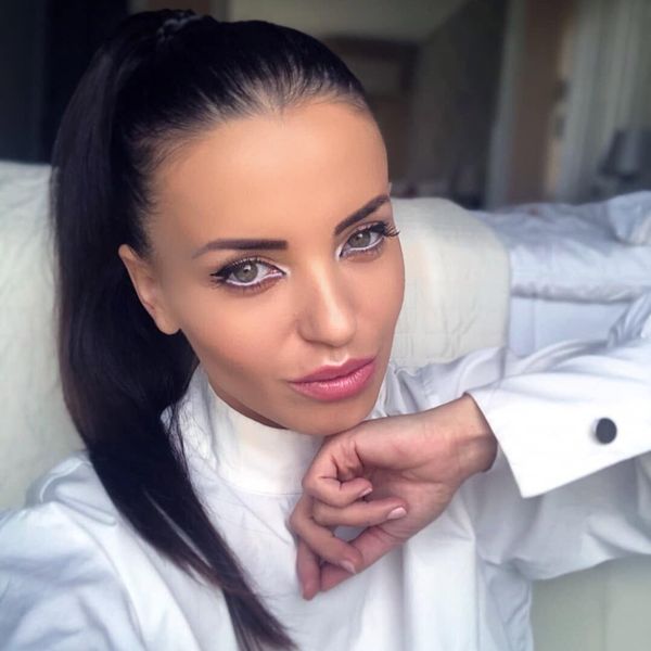&Icirc;ntrebarea care i-a măcinat pe toți după moartea Mădălinei Apostol. A lăsat sau nu UN BILET DE ADIO?! Familia la care a locuit RUPE TĂCEREA și dezvăluie ultimele ei cuvinte &icirc;nainte de tragedie: "Dar e păcat, păcat de..."