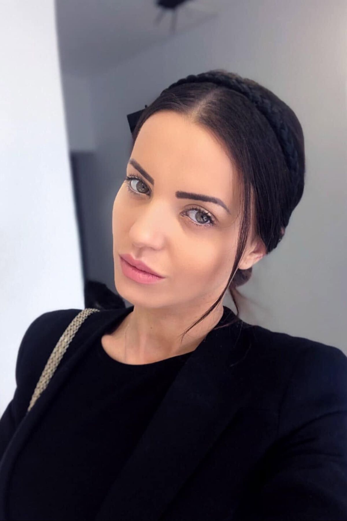 Mădălina Apostol este condusă pe ultimul drum.