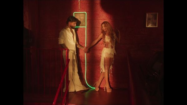 Maluma și Shakira au pus lumea muzicală pe jar cu "AGUA", colaborarea care aduce MAGNETISMUL a două superstaruri &Icirc;NTR-UN SINGUR HIT. Noua piesă vine cu suficientă energie c&acirc;t să NU stea nimeni pe scaun