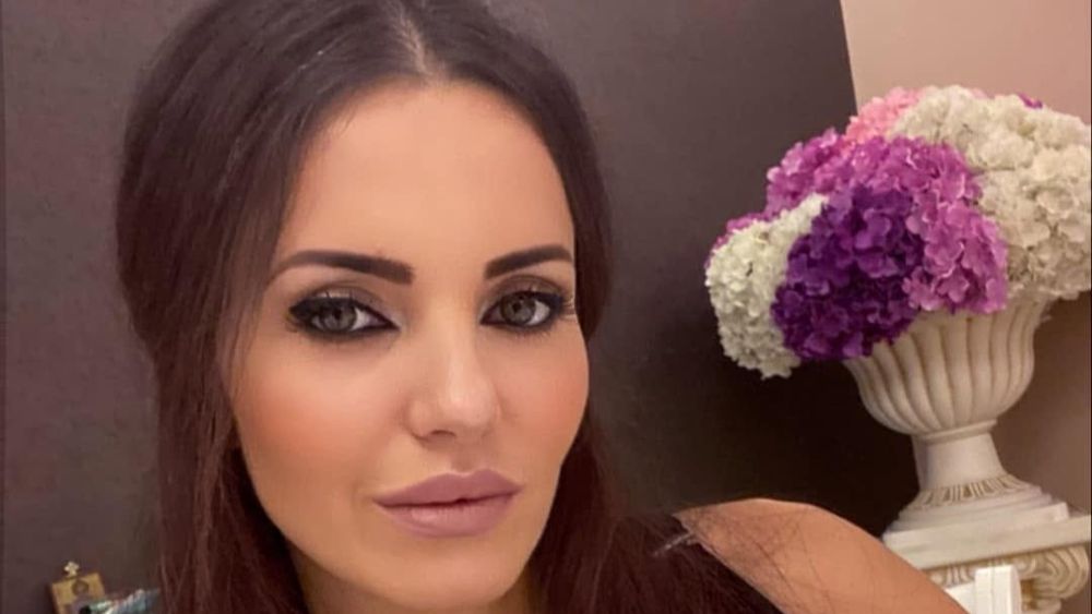 Cine are grijă de fiica Mădălinei Apostol?! Tatăl micuței a avut O REACȚIE IRONICĂ c&acirc;nd a fost &icirc;ntrebat UNDE SE AFLĂ copila de 10 ani: "Este la..."