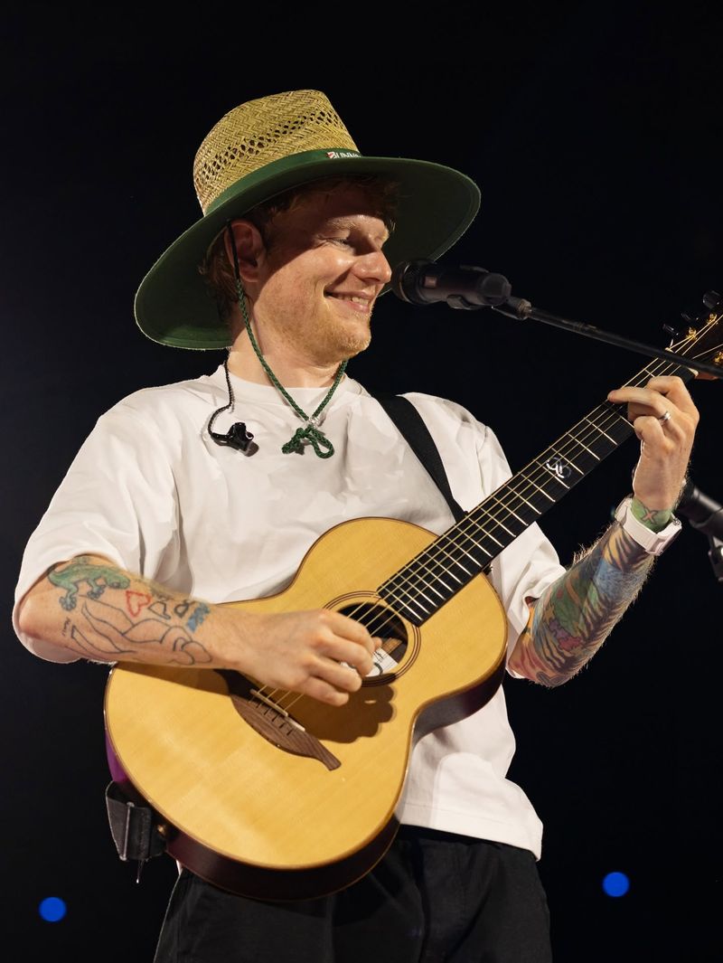 Ed Sheeran a izbucnit în lacrimi pe scenă după episodul cu Macklemore