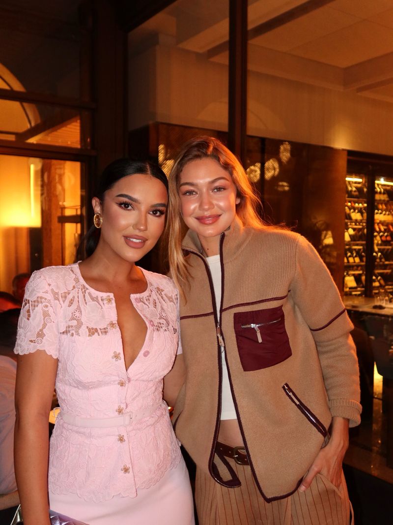 Larisa Udilă, alături de Gigi Hadid 