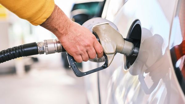 Prețuri fără precedent la benzinăriile din toată țara! MOTORINA a trecut pentru prima dată de 11 lei, iar BENZINA a depășit 10 lei