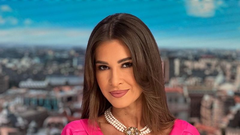 Viața i-a așezat vedetei Kanal D toate bucuriile la TIMPUL POTRIVIT. Cristina Dorobanțu s-a căsătorit și se pregătește să devină mamă, afirm&acirc;nd că ceea ce trăiește este "ca un vis", iar acum privește spre viitor cu emoție și cu un z&acirc;mbet &icirc;n suflet