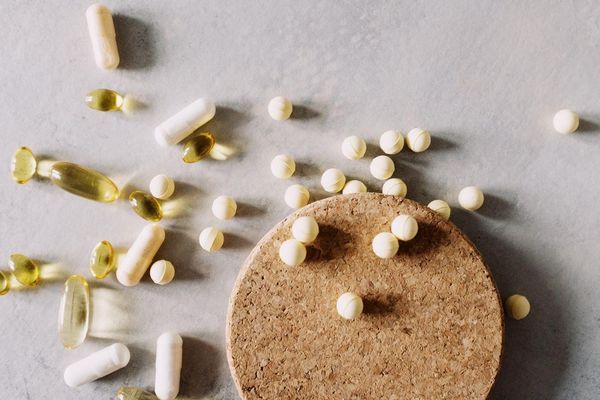 (P) Multivitamine - c&acirc;nd sunt utile și cum le alegi? Repere utile &icirc;n 2026 pentru o suplimentare adaptată nevoilor tale