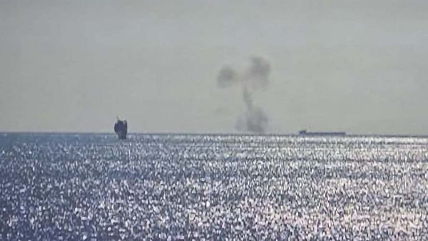 Navă turcească &icirc;ncărcată cu cereale, lovită de o dronă &icirc;n Marea Neagră! Comandantul este rănit, iar 13 marinari au fost daţi dispăruţi