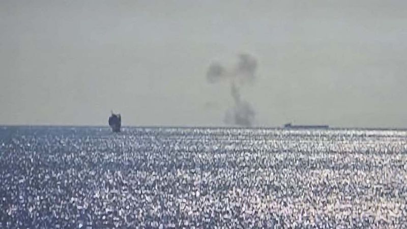Navă turcească &icirc;ncărcată cu cereale, lovită de o dronă &icirc;n Marea Neagră! Comandantul este rănit, iar 13 marinari au fost daţi dispăruţi