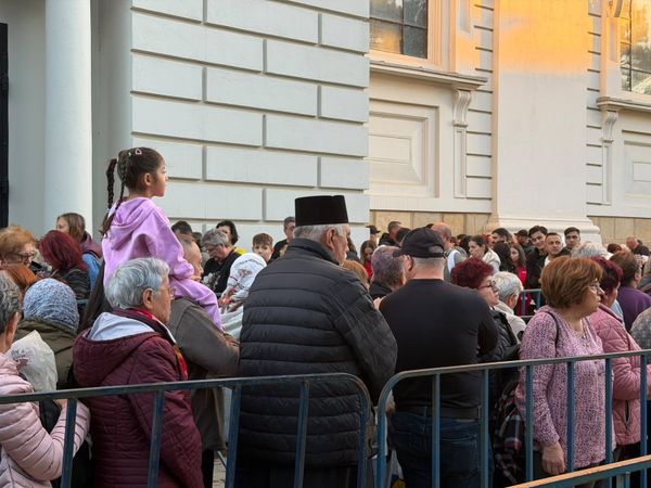 PROGRAMUL pelerinajului la Sf&acirc;nta Cuvioasă Parascheva &icirc;n 2026. Sute de mii de oameni sunt așteptați la Catedrala Mitropolitană &icirc;n perioada 8-15 octombrie