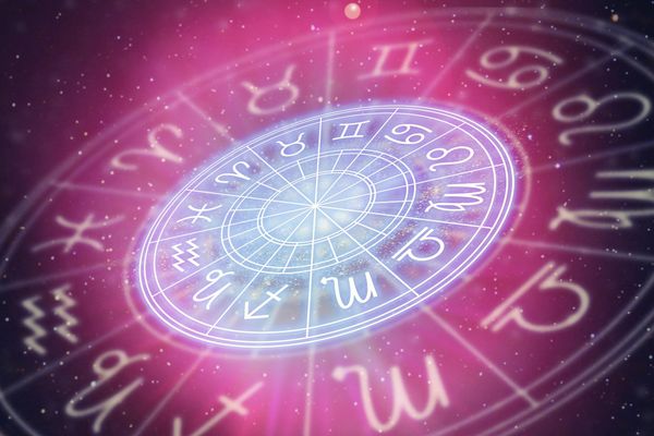 HOROSCOP de weekend, 10-11 octombrie 2026. O zodie ajunge &icirc;n punctul &icirc;n care CEDEAZĂ pur și simplu! Aceasta se confruntă cu dezamăgiri neașteptate, certuri aprinse și probleme pe care nu mai știe cum să le rezolve