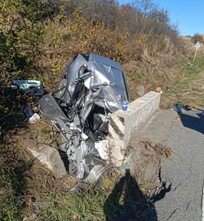 Soția ministrului Culturii din Republica Moldova, implicată într-un accident rutier, produs în Vaslui. O persoană a murit și alte trei au fost rănite.
