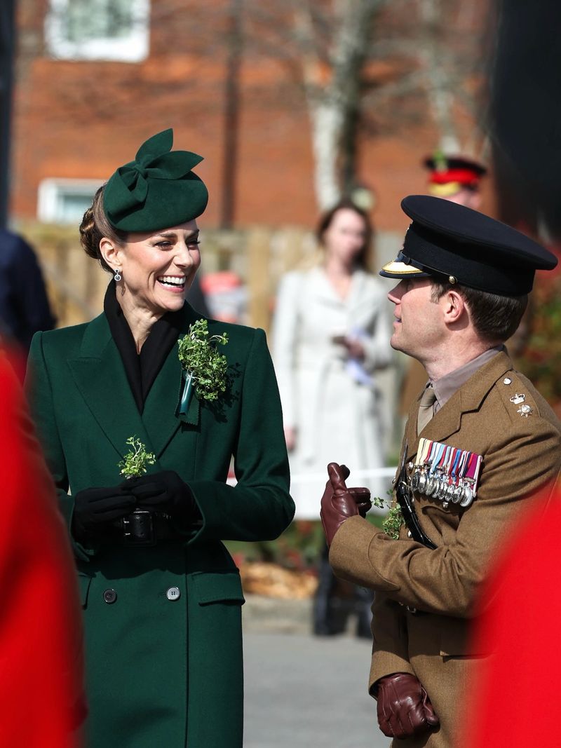 Kate Middleton și fiica ei au călătorit cu metroul la Londra 
