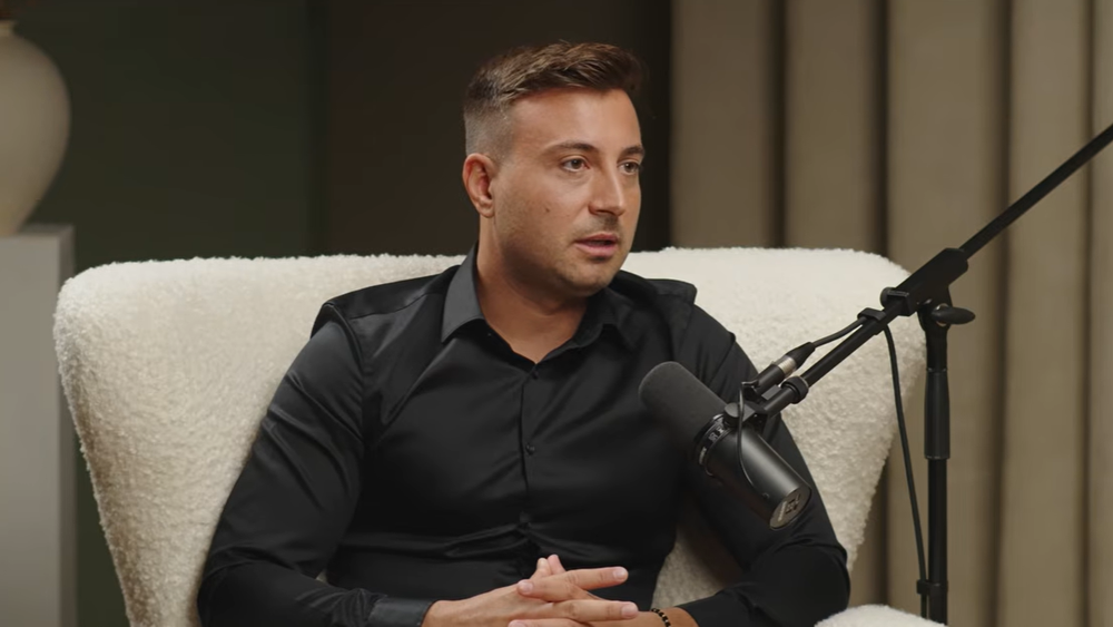 DECLARAȚIA MOMENTULUI făcută de Valentin Sanfira. Ce nu a spus p&acirc;nă acum despre căsnicia pe care a avut-o cu Codruța Filip și care este MOTIVUL DIN SPATELE TĂCERII: "Este foarte ur&acirc;t. Nu pot eu acum dintr-o dată să mă duc și să&nbsp;te..."