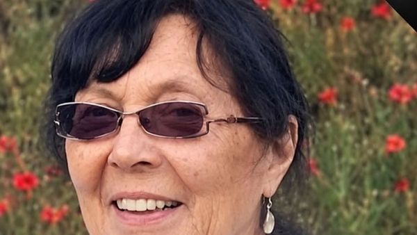Astăzi, cuvintele par prea mici &Icirc;N FAȚA DURERII. Un medic apreciat și cunoscut a murit, lăs&acirc;nd &icirc;n urmă LACRIMI și O TRISTEȚE GREU DE ALINAT: "A fost un mare OM, cum rar se va mai naște cineva! Plecarea dintre noi a..."