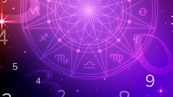 HOROSCOP 14 octombrie 2026. O zodie face un pas uriaș &icirc;n carieră. Munca depusă &icirc;n ultima perioadă &icirc;ncepe să dea roade, iar aceasta este &icirc;n culmea fericirii