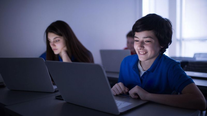 (P) Cum alegi un program online de C++ pentru progres major &icirc;n informatică