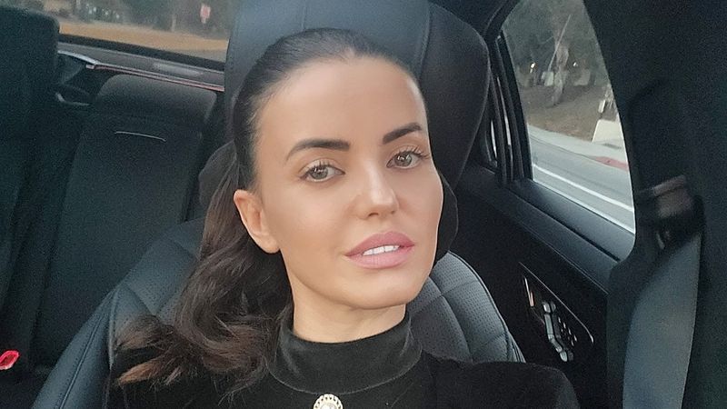 Mădălina Apostol S-A FILMAT &icirc;nainte de a muri. MESAJUL DE ADIO care &icirc;ți fr&acirc;nge inima. Dincolo de propriile suferințe, g&acirc;ndul ei era la fiica sa: "Ai grijă de fata mea! Sunt prea bolnavă. Am trecut prin prea multe! Te rog..."