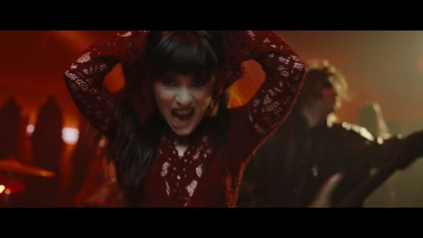 Se schimbă atmosfera &Icirc;N PLAYLIST! Alexandra Căpitănescu a lansat &bdquo;UTOPIA&rdquo;, una dintre piesele incluse pe ALBUMUL SĂU DE DEBUT "Choke Me". LP-ul marchează o nouă etapă importantă &icirc;n cariera artistei: "Acest album este o parte din noi. O parte din voi"