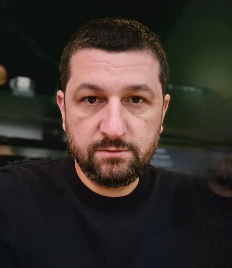  Co-fondatorul AUR Marius Lulea a găsit un cap de porc abandonat în fața porții locuinței sale din Tunari