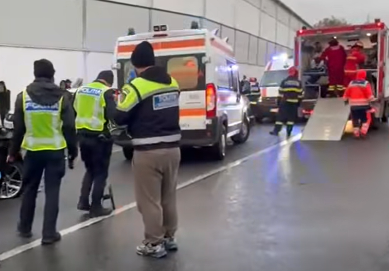 Accident grav pe DN22, între un microbuz și un autoturism
