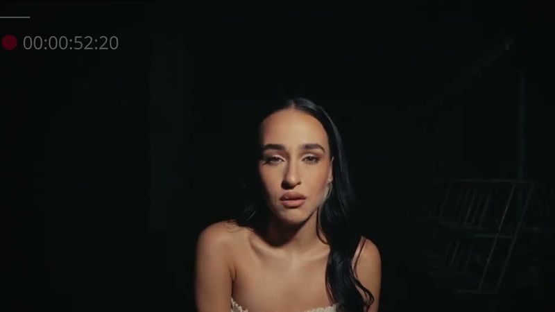Se anunță zile cu "paranoia" &icirc;n căști! Holy Molly tocmai A LANSAT O PIESĂ  NOUĂ pentru playlistul fanilor, iar titlul noului single este suficient pentru a st&acirc;rni curiozitatea ASCULTĂTORILOR