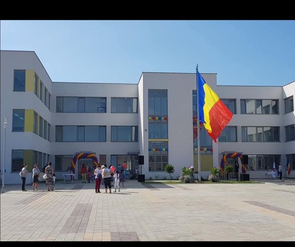 Liceul Teoretic "Dumitru Tăuțan" (Florești, Cluj)