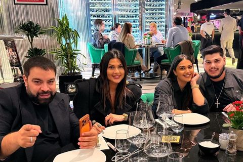 Roxana Dobre, soția lui Florin Salam, este însărcinată. Cei doi au făcut anunțul direct din Turcia. „Te iubesc! Nici nu voiam să spunem”