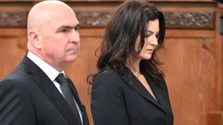 La asta nu se aștepta absolut nimeni! Ce-a putut să răspundă Ilie Bolojan c&acirc;nd a fost &icirc;ntrebat ceva despre partenera lui de viață, Ioana F&acirc;șie. Și jurnaliștii au rămas fără replică