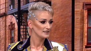 Cum s-a trezit mortul pe masa de &icirc;mbălsămare a &rdquo;Reginei &icirc;ntunericului&rdquo;. Scene rupte din filme de groază