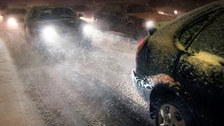 Prognoza meteo aduce vești neplăcute. Vizibilitate redusă pentru șoferi și 20 de cm de zăpadă