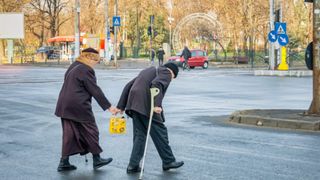 Pensionarii, nevoiți să aștepte luni de zile banii din cauza erorilor statului. Demersul făcut de Avocatul Poporului
