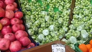 Primele corcodușe turcești &icirc;n București. Opt fructe se v&acirc;nd cu 30 de lei