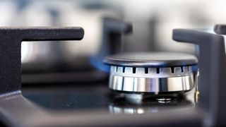 De la 1 aprilie, plafonarea prețului gazelor &icirc;ncetează. Ce facturi vor primi rom&acirc;nii